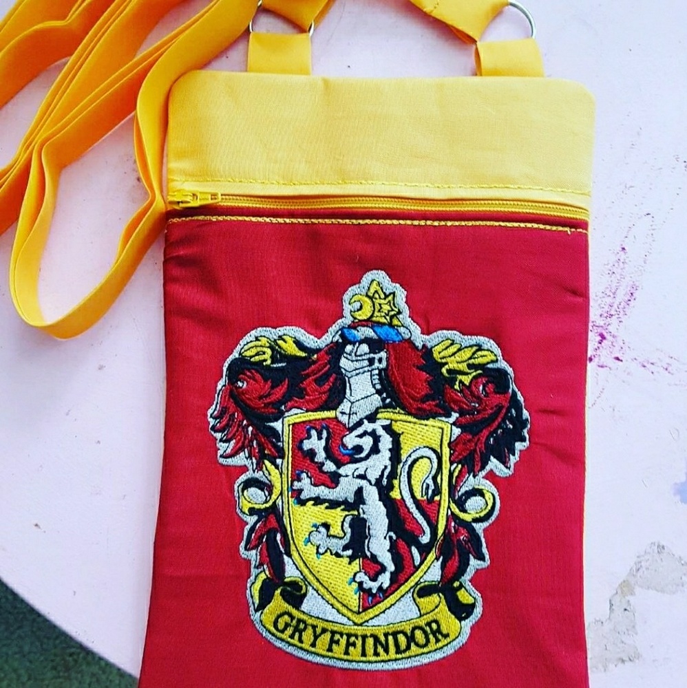 Gryffindor crossbody purse